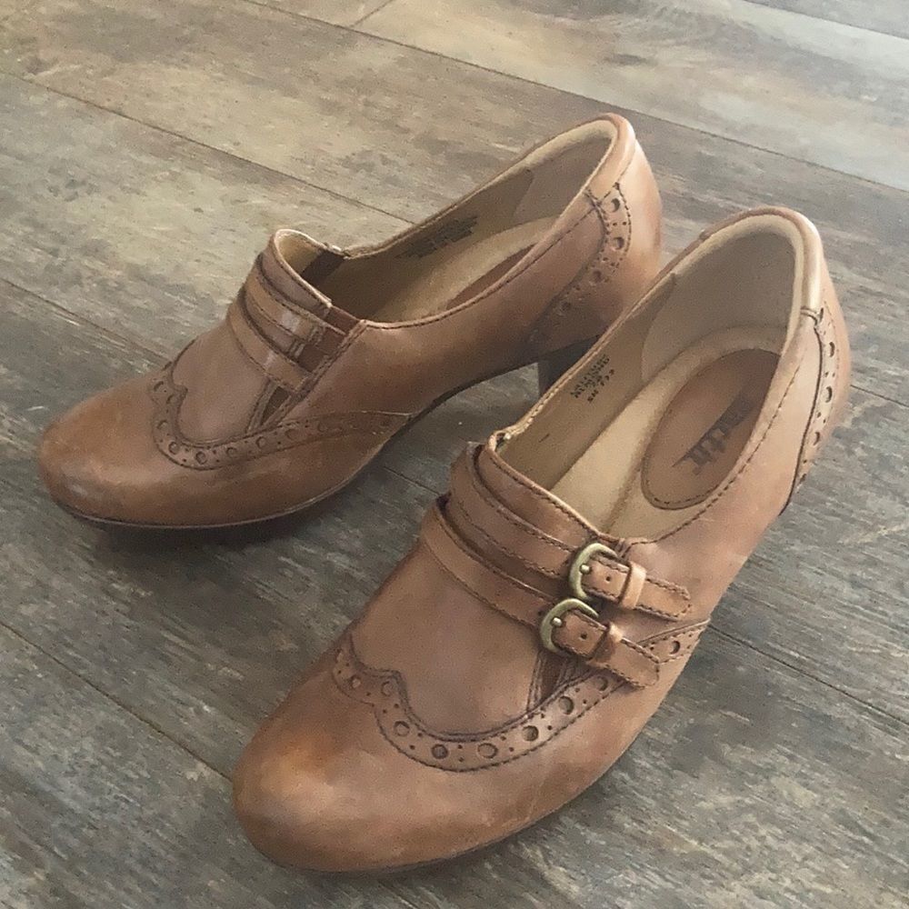 Earth Latitude Heels  